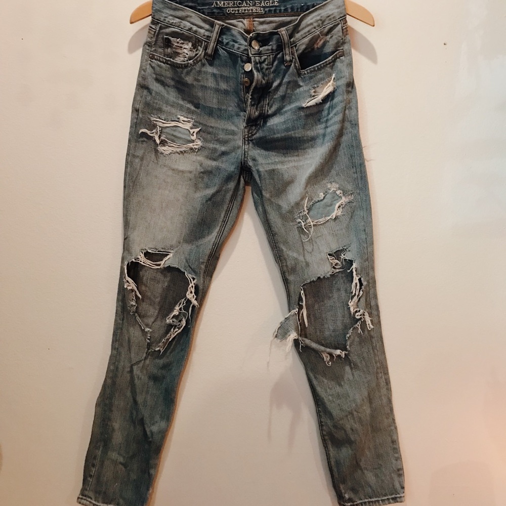 ❄️🥂DISTRESSED BOYFRIEND JEANS